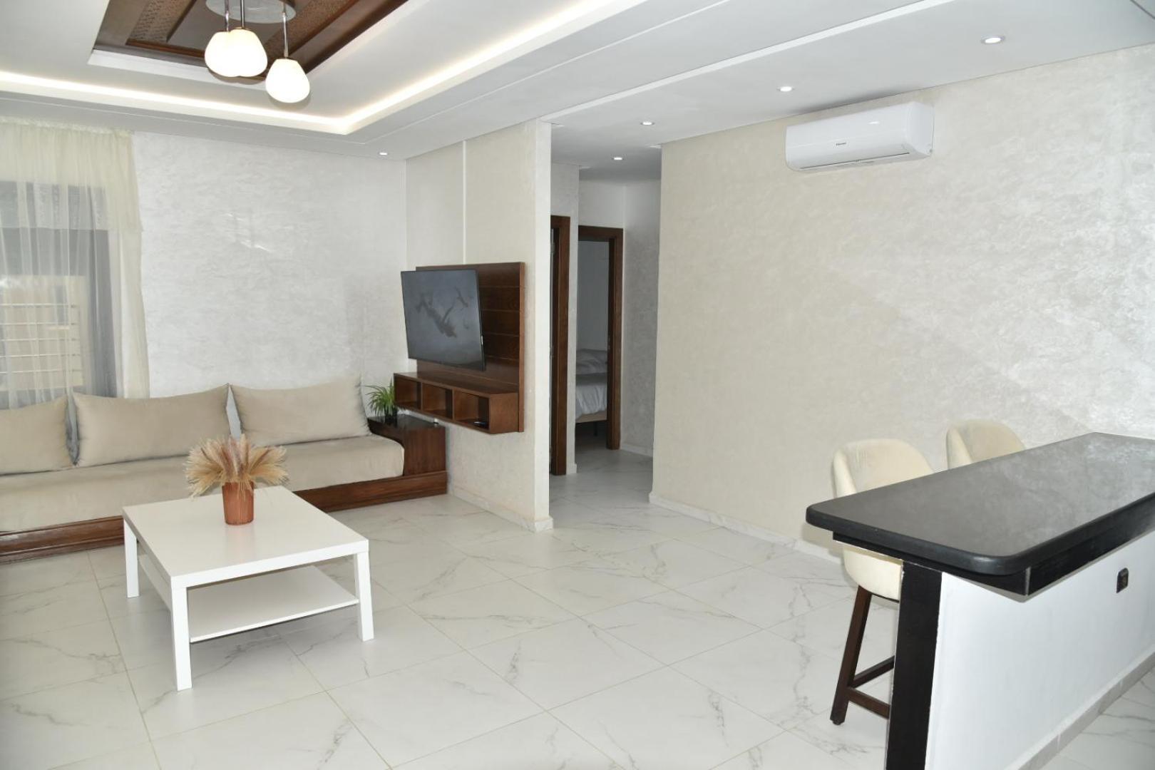 Bright 3-Br In Heart Of Kenitra-Perfect Summer Stay With Parking! 外观 照片